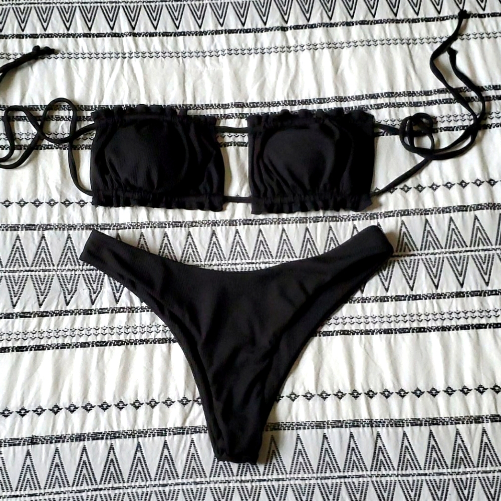 Zaful medium black ribbed bikini, nwot